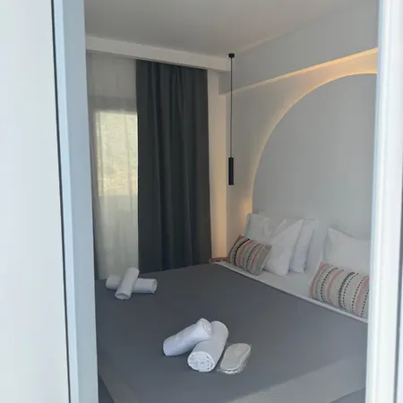 Ξενοδοχείο με διαμερίσματα Angelo Estate Santorini